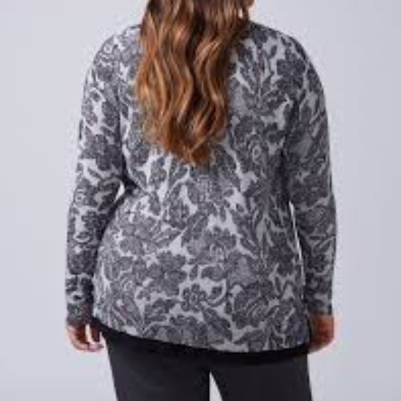 Lane Bryant Printed Chiffon Trim Sweater Size 18/20 - Picture 2 of 6